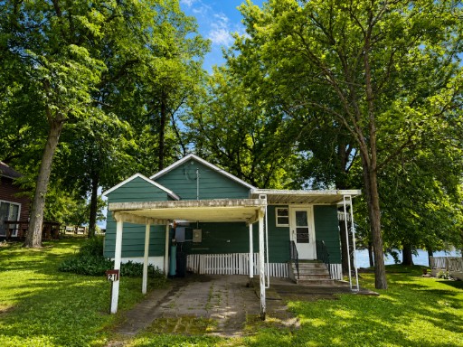 Just Listed! 21 N Beaver Lake Rd, New Richland, MN