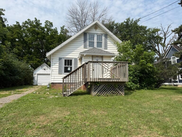 Just Listed! 305 1st Avenue NE, Dodge Center, MN