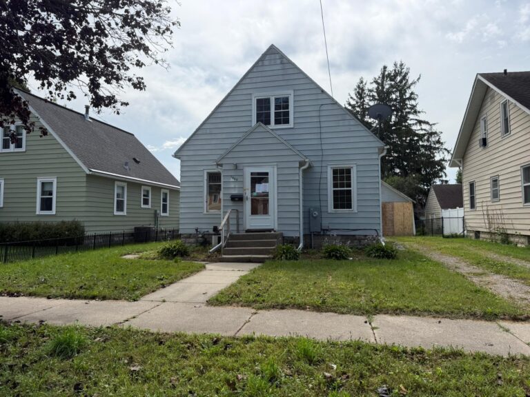 Just Listed! 1009 5th Avenue NW, Austin, MN